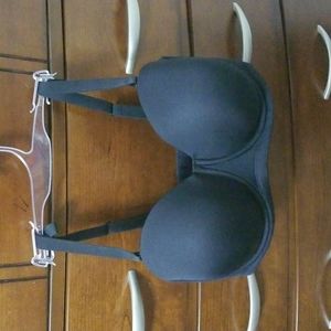 WACOAL STRAPLESS BRA. 36H